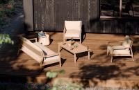 Eine moderne Holz-Lounge im Japandi-Stil für Ihren Garten oder Ihr Wohnzimmer