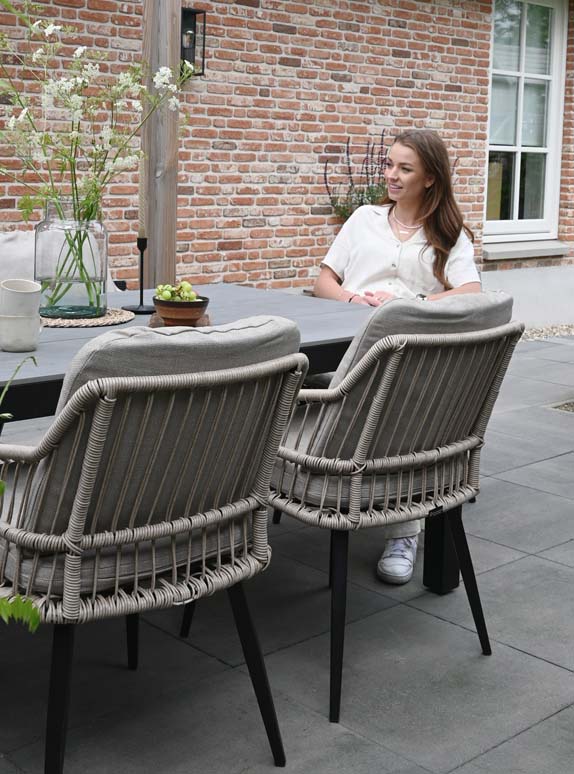 Kunststoff-Gartentische